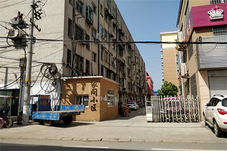 君府花园三室一厅100平证满五有储急售